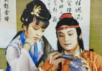 红楼梦中，贾元春为什么不让贾环住在大观园？