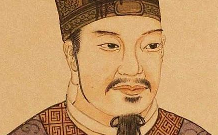 刘备与诸葛亮谈论时，为何叹息痛恨于桓、灵二帝？