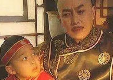 历史上康熙初见乾隆是在何时？他是如何改变自己的命运的？