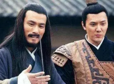 韩景侯执政期间，在政治与农业方面采取了哪些改革？