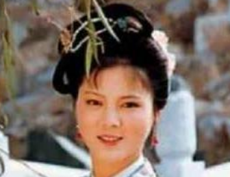 红楼梦中袭人为何会进入贾府为婢？她为何不肯赎身？