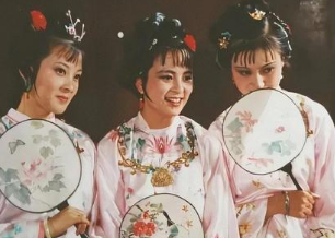 红楼梦中对于贾迎春的出身，有哪些不同说法？