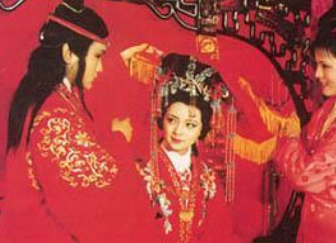 红楼梦中，元春赞成贾宝玉娶薛宝钗吗？