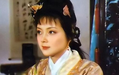 《红楼梦》里的薛姨妈，将儿子养成废物，将女儿教成白莲花