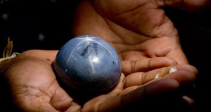 世界上最大的蓝宝石叫什么名字？它的重量重达多少克？