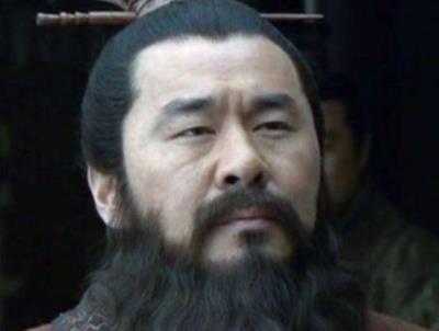 曹操杀吕布时，为什么还问刘备的意见？