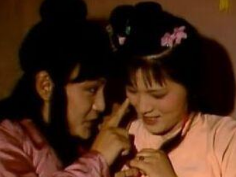 红楼梦中袭人最后离开贾府是自愿的吗？