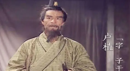 卢植是东汉末年的士族代表人物，为何刘备能跟随他学习？