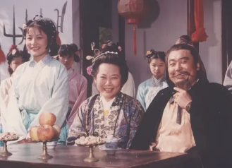 绿牡丹全传第二十三回：中计英雄龙潭逢杰士