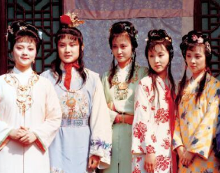 红楼梦中，史湘云与薛宝钗为什么分道扬镳？