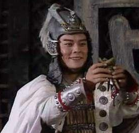 曹仁镇守南郡时所带的兵力有多少？为何只有几千人？