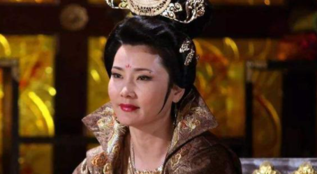 李显在面对上官婉儿与韦皇后秽乱宫廷 李显为什么也不管