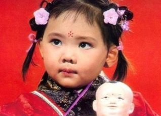 红楼梦中，谁卖掉了巧姐？谁是帮凶呢？