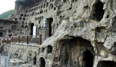 中国正史中唯一有确切记载的石窟是哪一个?
