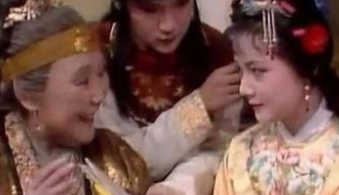 《红楼梦》贾母为何要在薛宝钗的生日宴上发难？