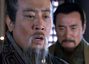 刘备临终前，为什么选择将兵权给李严？