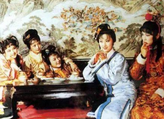 红楼梦中林黛玉每月只有二两银子，为什么她出手如此阔绰？