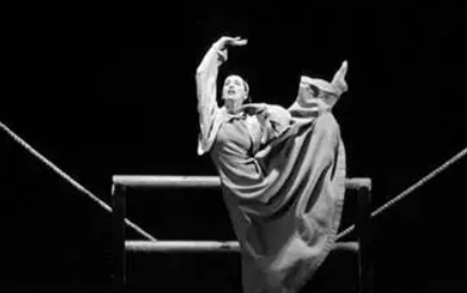 美国现代舞蹈史上最早的创始人之一玛莎·葛兰姆诞生