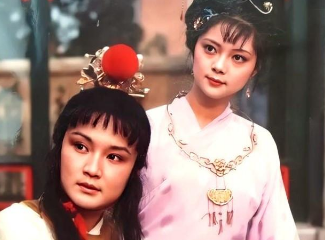 红楼梦中冷香丸为什么用黄柏煎汤服下？有何特殊寓意？