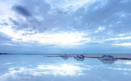 作为世界上最大的盐滩，乌尤尼盐沼地的海拔到底有多高？
