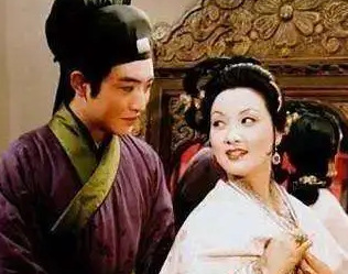 红楼梦中王熙凤面对贾瑞的轻薄时为何不拒绝？