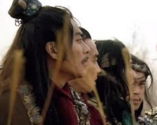 水浒传众多好汉中，射杀晁盖的到底是谁？