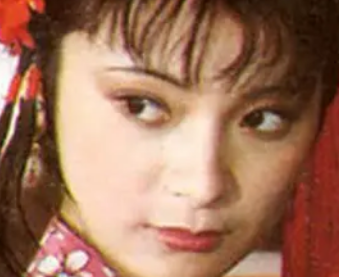 红楼梦中宝蟾是谁的丫鬟？她的名字有什么含义