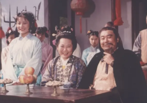 绿牡丹全传第三十五回：鲍家翁婿授秘计