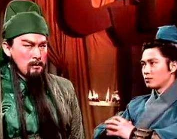 历史上关羽在出兵攻打樊城前做了什么梦？有何寓意