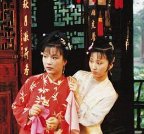 红楼梦宝钗与史湘云二人之间的关系有何变化？