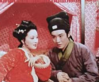 红楼梦中龄官是个什么样的人物？