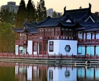 南京莫愁湖畔的“胜棋楼”：历史与传说的交织