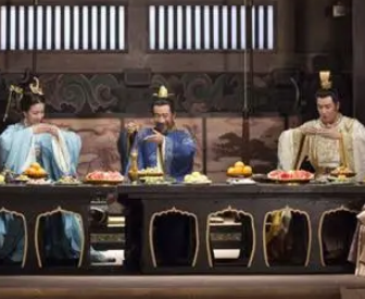 在中国历史上，有哪些皇帝登记之后没有立皇后？