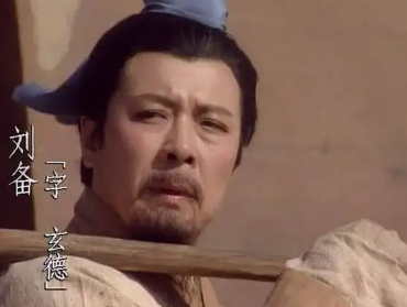 刘备进入巴蜀时，最适合镇守荆州的是谁？