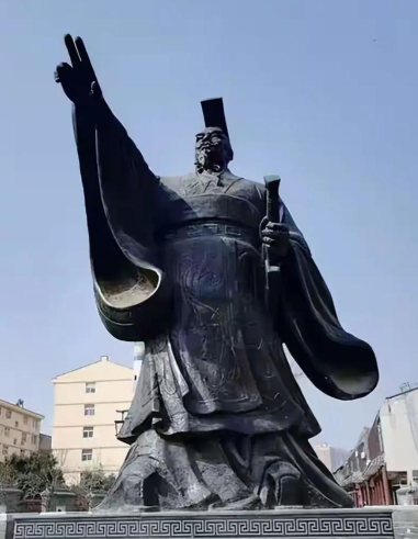 血脉相连与历史接力:秦穆公与秦襄公的家族传承与国运奠基