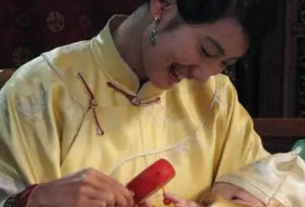 清朝皇子出生后不肯喝奶，为什么找来一农夫就顺利结局