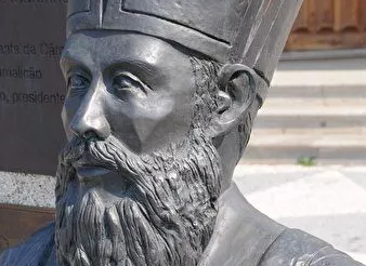 为什么外国人主动为康熙皇帝服务？康熙是怎么对待洋人的？