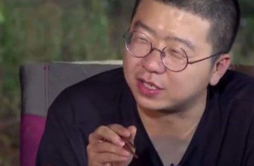 李诞为什么要退出《野生厨房》？网友认为是酒吧出轨事件造成的