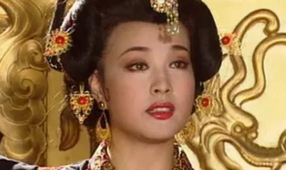 狄仁杰劝武则天戒男色，武则天做了一个动作：你看这是什么？