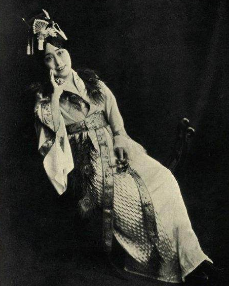 裕容龄的生平如何?一生奉献舞蹈 热爱公益 优雅老去