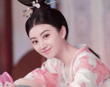 他被爱妾推上皇位，死前为什么把爱妾缢杀？