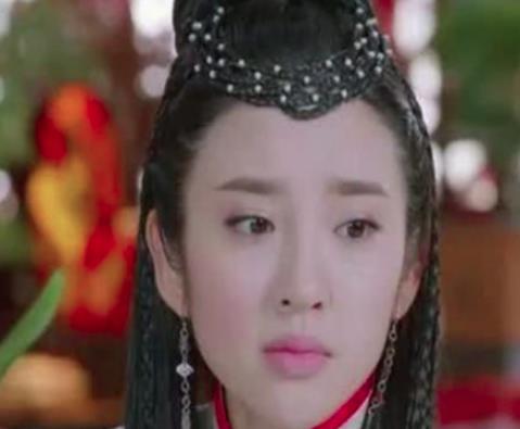 十二岁时嫁给四十岁的丈夫，多尔衮是她儿子