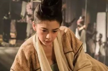 皇帝最宠爱的女儿安乐公主，从公主到最后一无所有，还被取消封号却被人说是活该