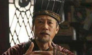 一生征战的丞相被诬陷入狱，面对丞相提问时竟吓得精神失常 