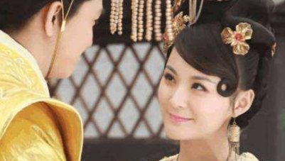 富家千金倒贴嫁妆追穷小子,后当上皇帝，眼光广阔