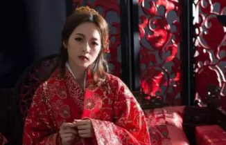 明朝寡妇出上联，谁能对出嫁给谁，最后守寡一生