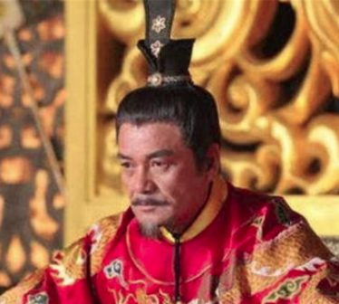 他醉酒后误上龙床，还被逼无奈起兵造反