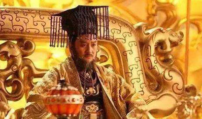 贵妇嫌儿子太丑想丢弃，尼姑阻拦并亲自抚养，婴儿后来成为帝王