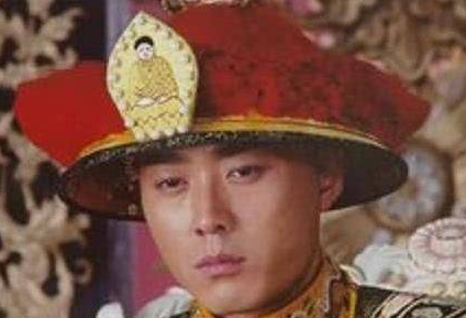 咸丰最初禁止宣传37名妇女自尽殉夫，到了第二年为什么又下令表彰她们？