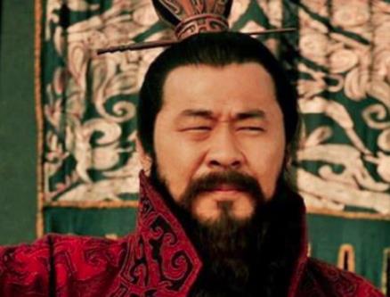 樊城之战关羽要怎么做才能攻下樊城呢？